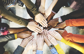 Önkénteseket keresünk! 