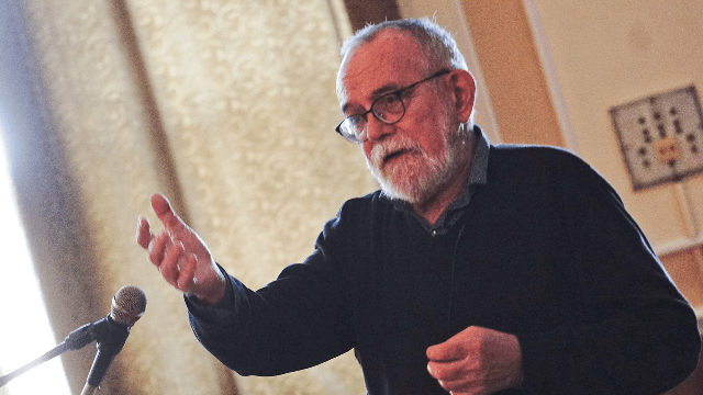 Társas hálók és társas bezártság