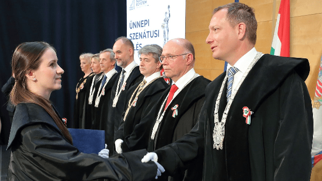 Doktori fokozatot szerzett öregdiákunk